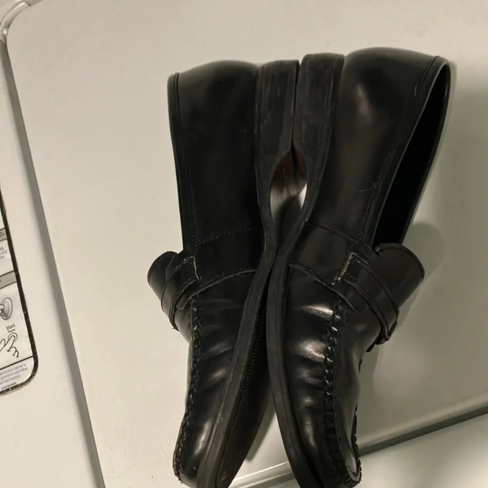 Bass Women’s black leather loafers shoes 8.5 Tracey silver hardware - Picture 6 of 10